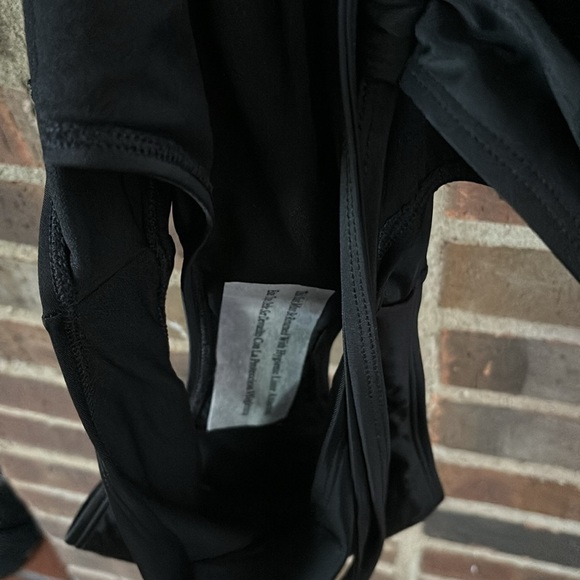 Women’s Shade & Shore One Piece Swimsuit, Size Medium (8-10), Black - Picture 9 of 9